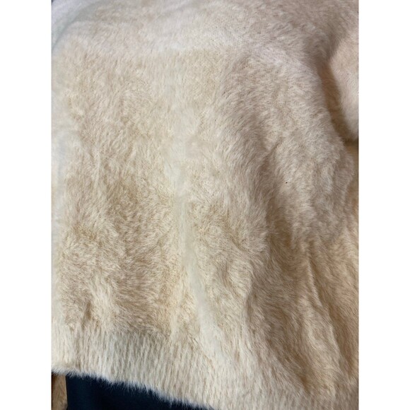 Wild fable faux fur cream cropped sweater - Picture 3 of 4